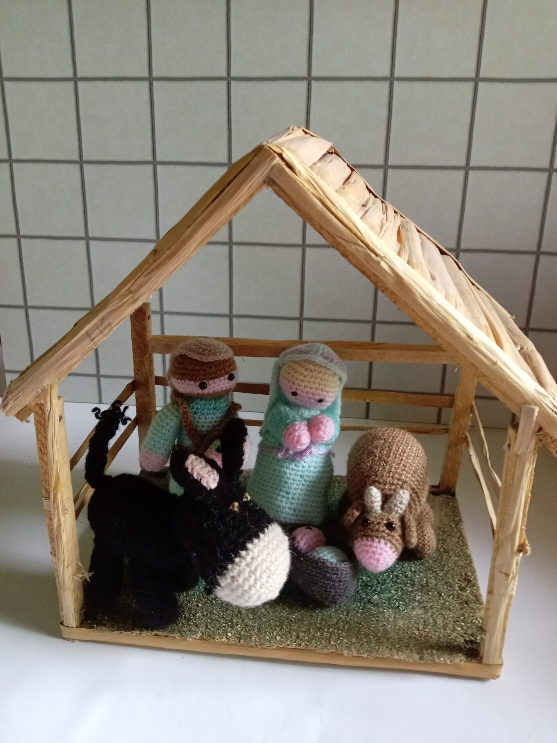 Hermoso pesebre tejido a mano