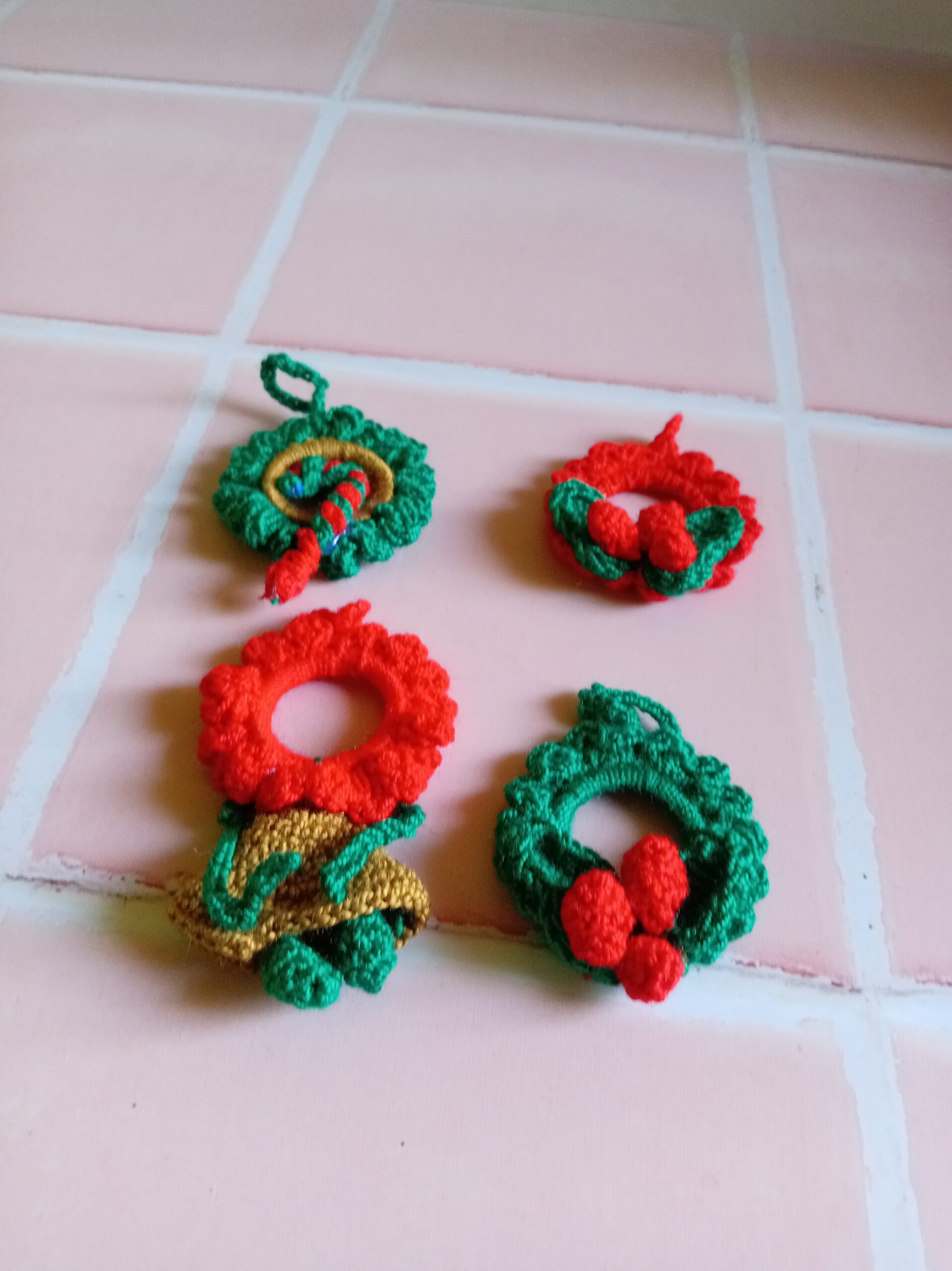 Cuatro adornos para el árbol - Imagen 2