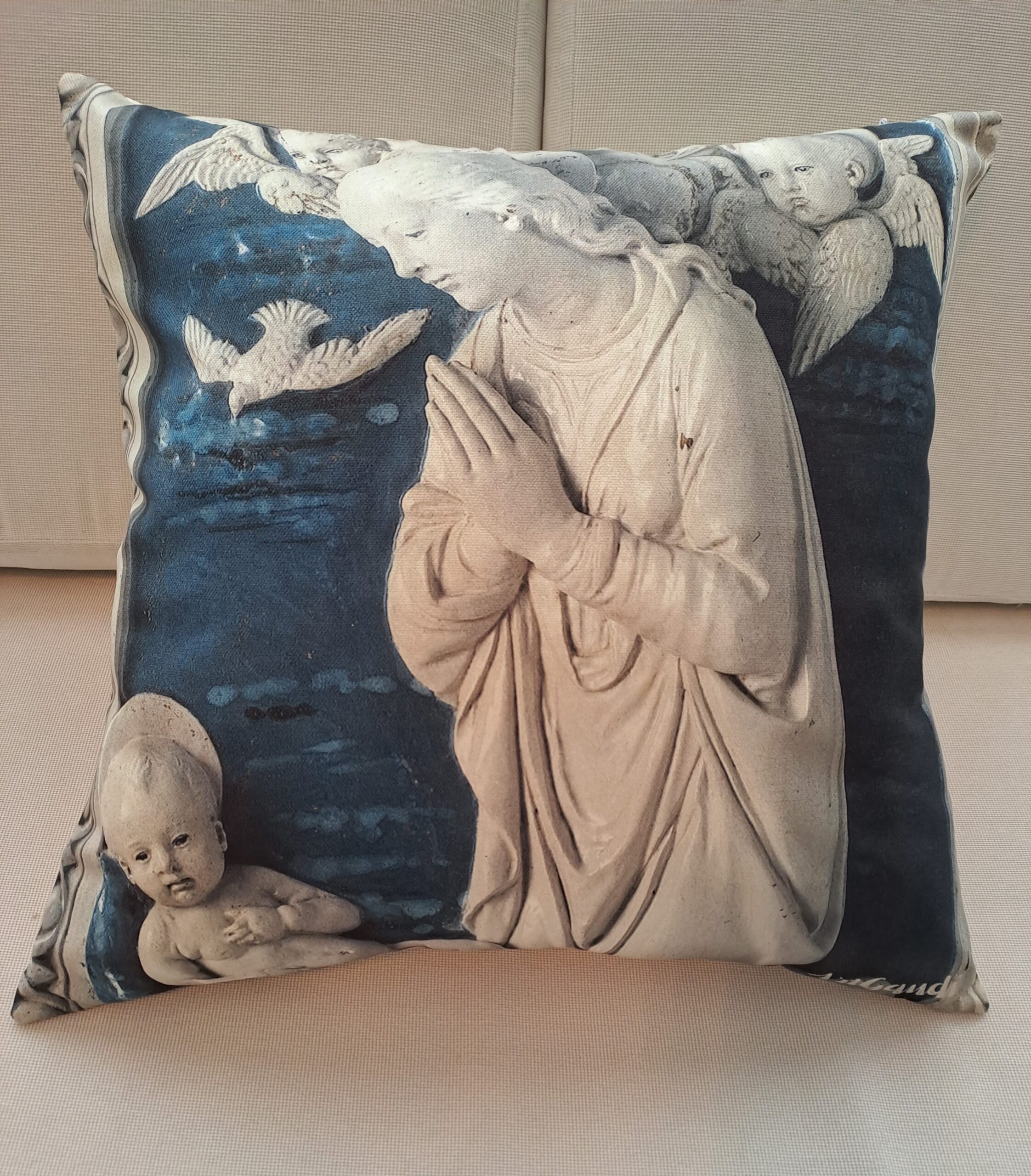 COJín LA MADONA Y EL NIÑO DE ANDREA DELLA ROBBIA - Imagen 2