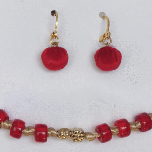 Set de aretes y cadena Pasión Dorada