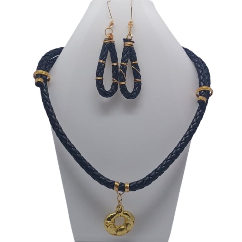 Juego de Collar y Aretes Eco del Pasado