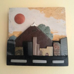 Monserrate tipo souvenir erlaborado en piedra, 100% natural